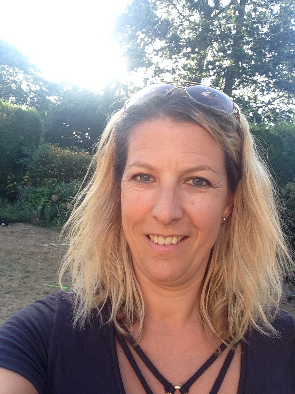 Mel Menhams Podcast Live! – Talking Teenage Life